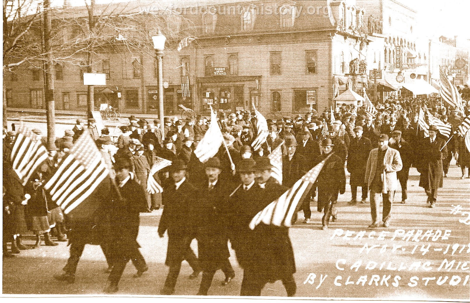 Cadillac-Parade-1918-11-14-Peace-Parade-11