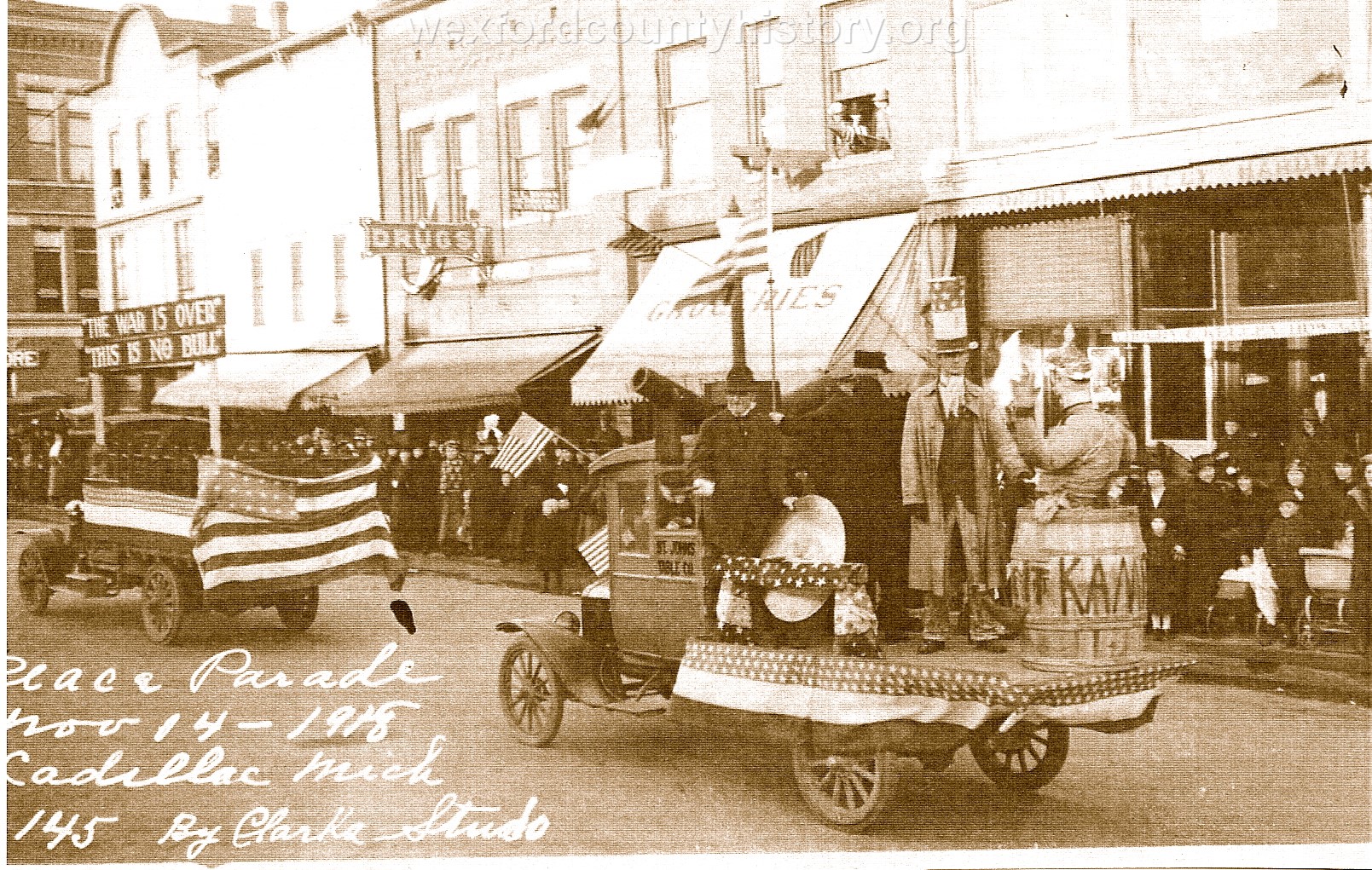 Cadillac-Parade-1918-11-14-Peace-Parade-14