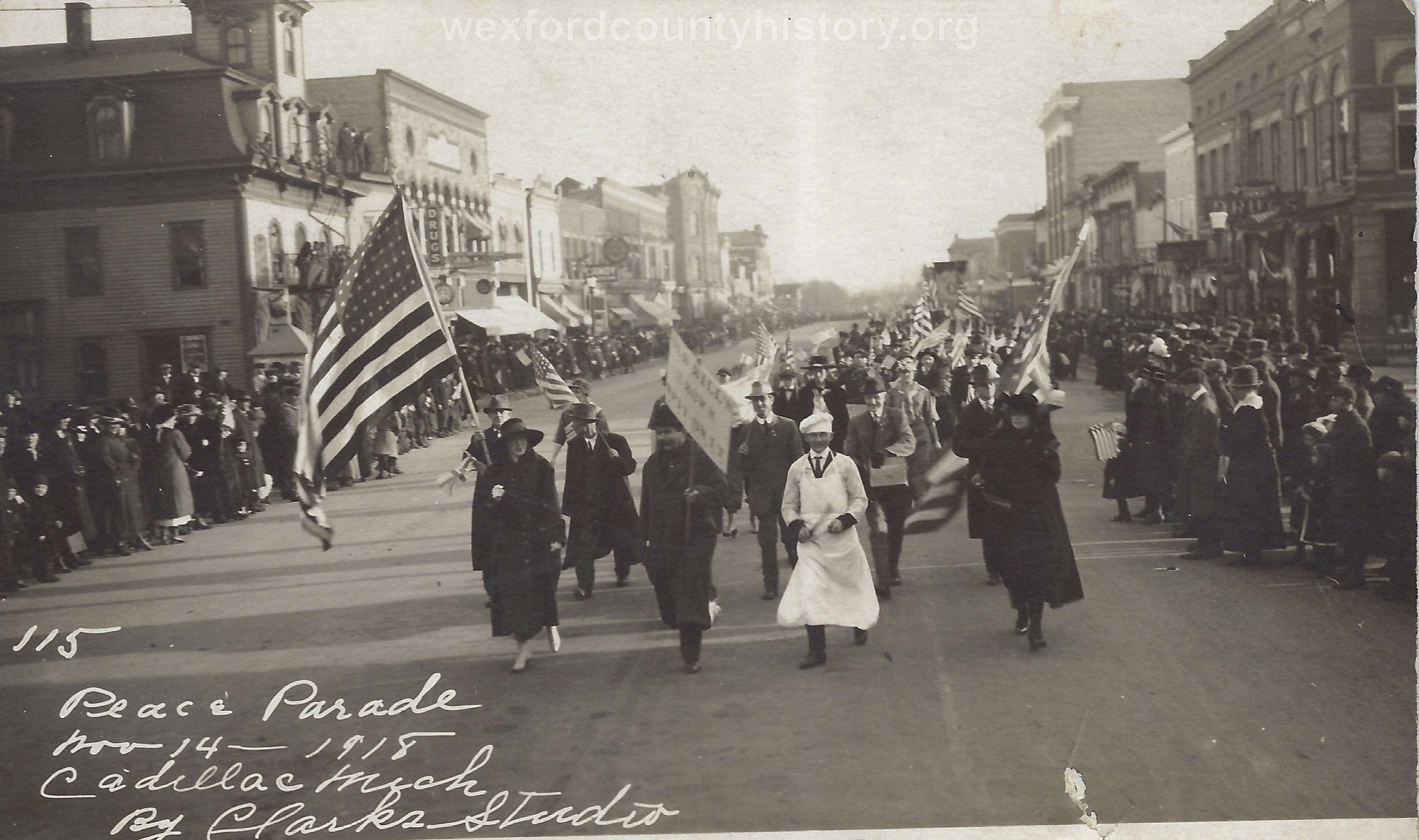 Cadillac-Parade-1918-11-14-Peace-Parade-20