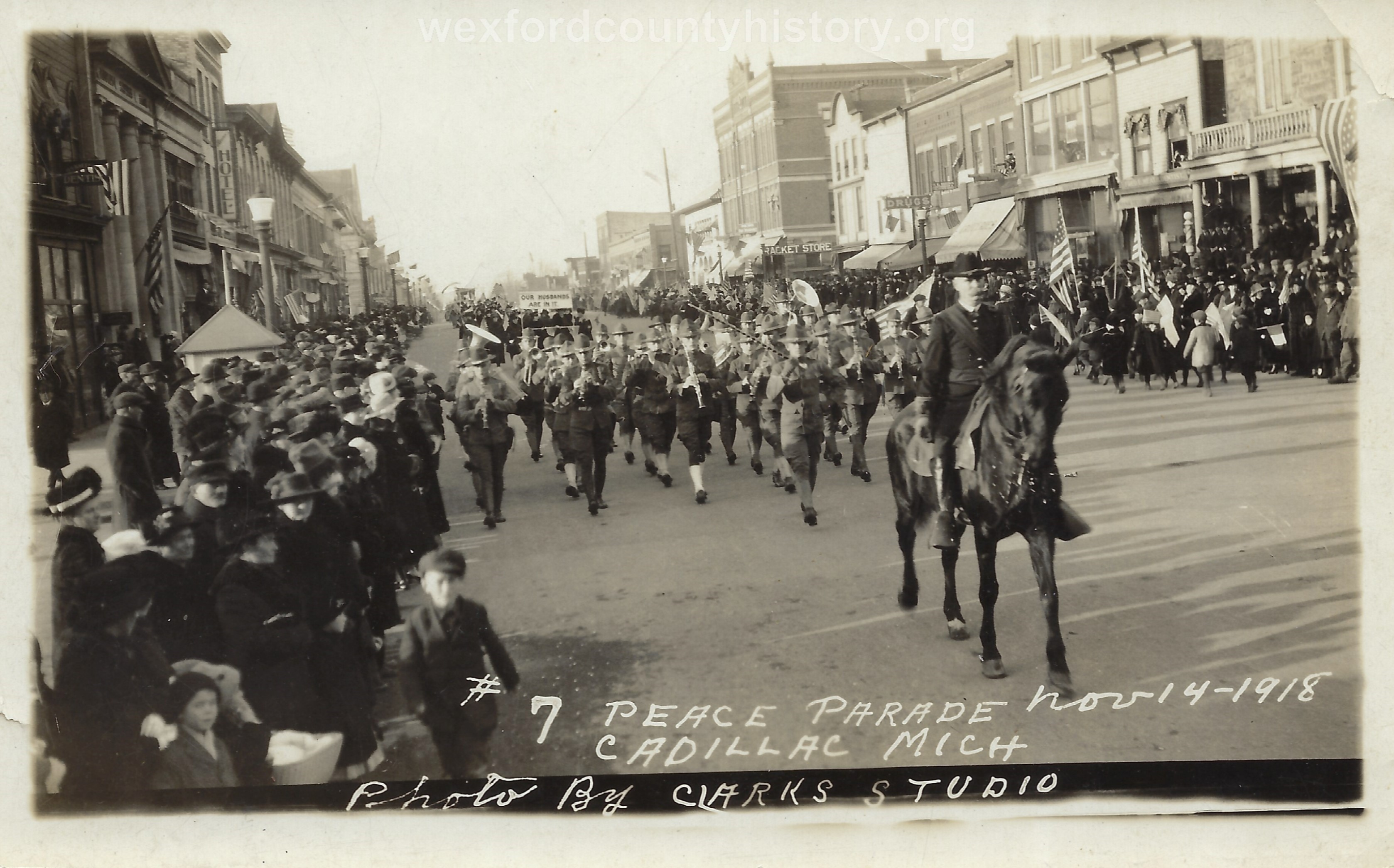 Cadillac-Parade-1918.11.14-Peace-Parade-4