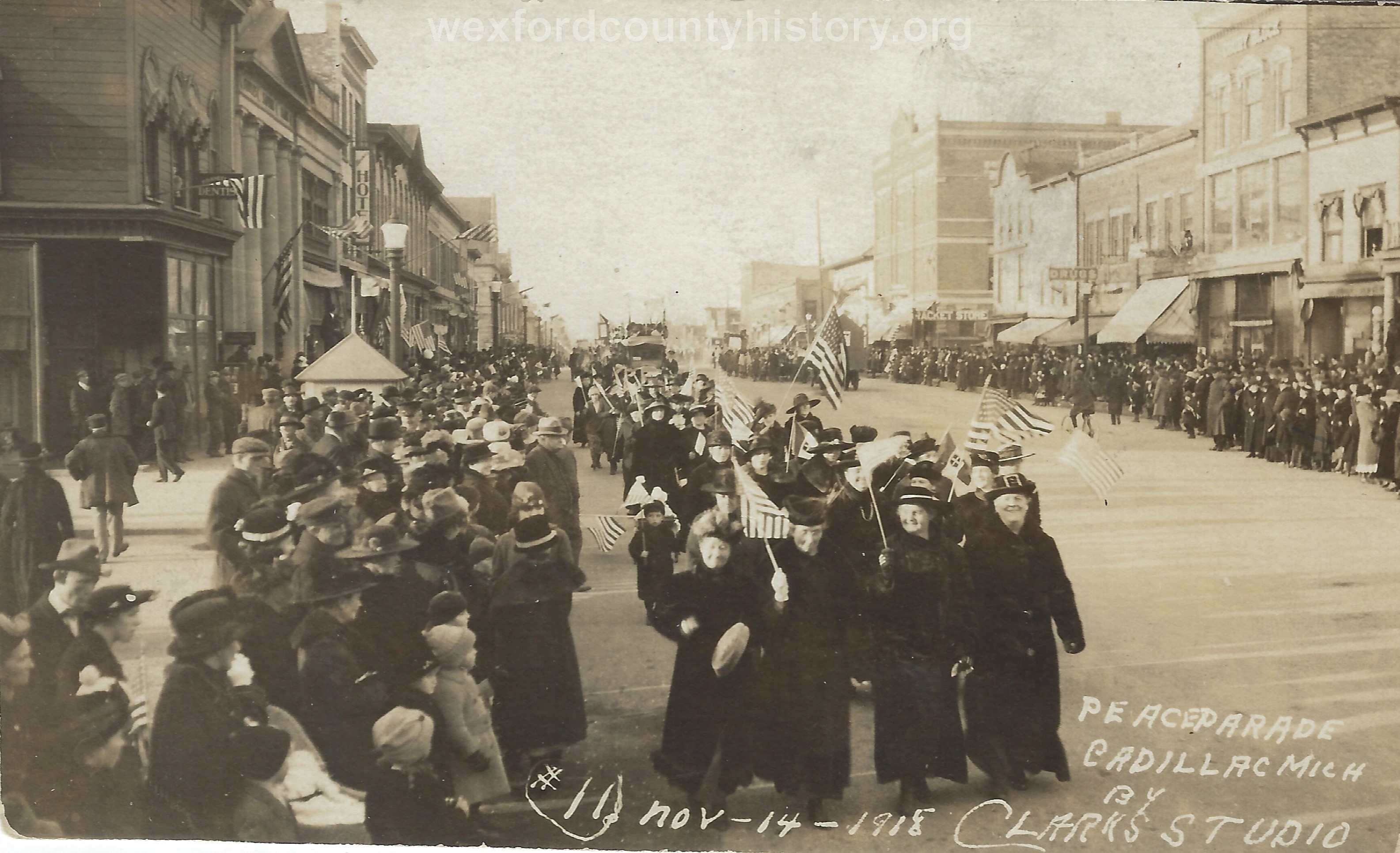 Cadillac-Parade-1918.11.14-Peace-Parade-5