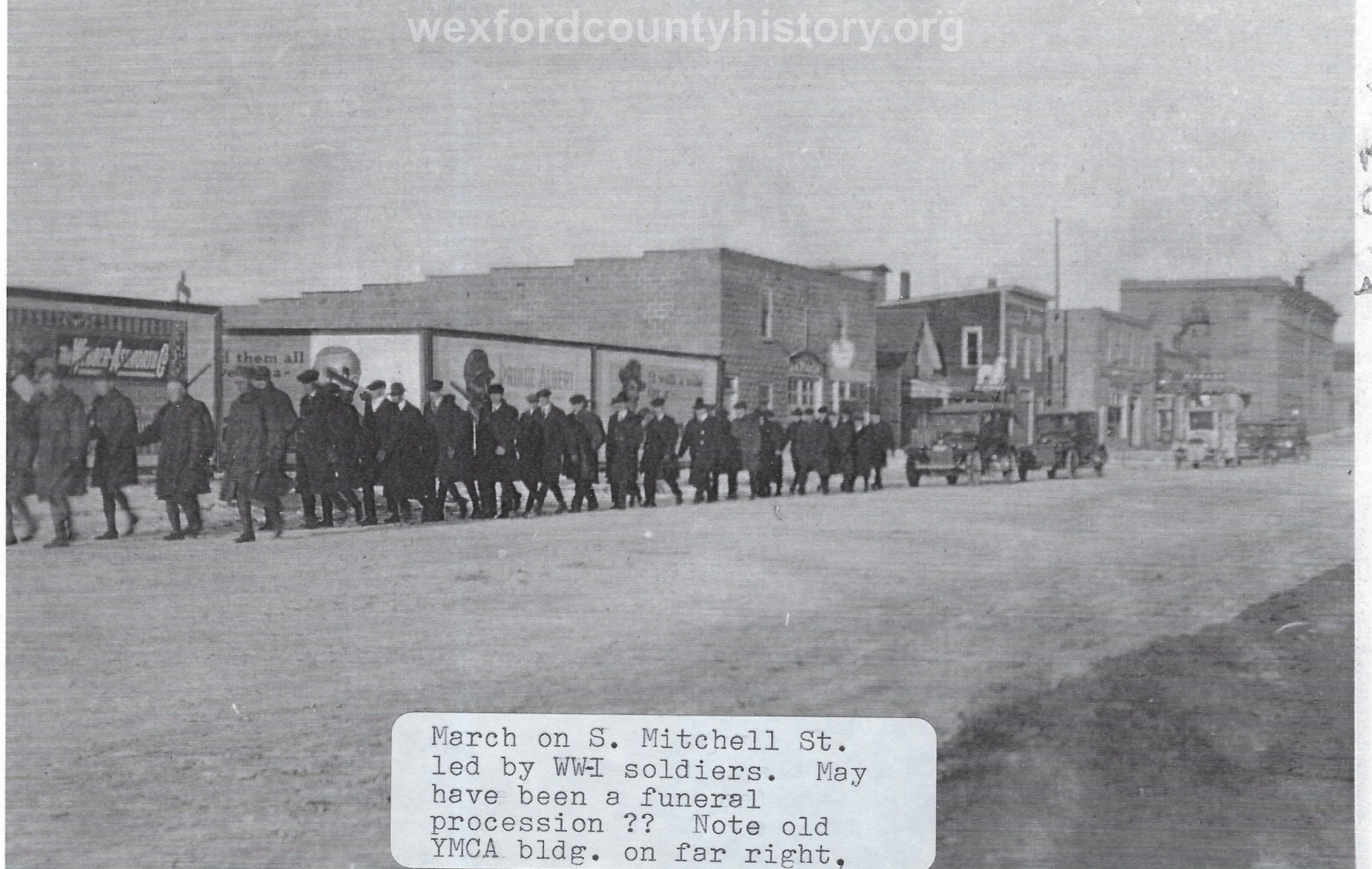 Cadillac-Parade-WW1-Soldiers-Marching-on-South-Mitchell-Street-near-the-300-block-unknown-why-marching