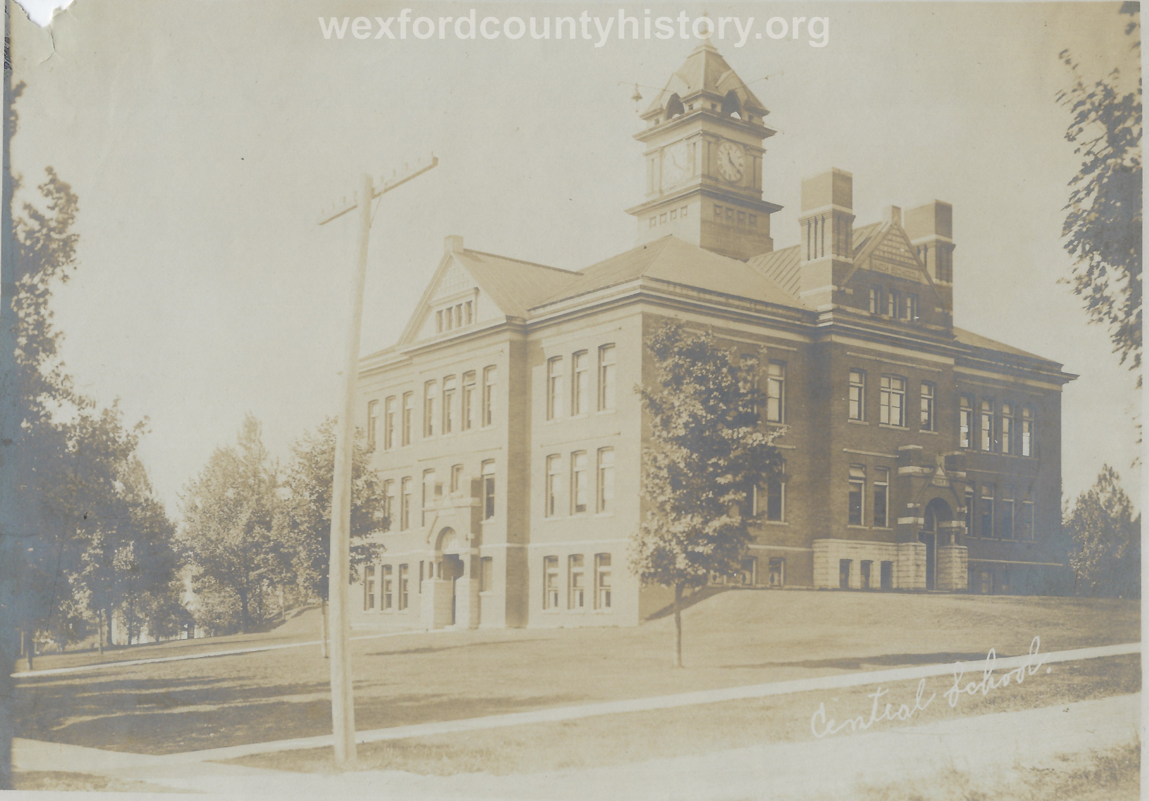 The First Brick Central High School (1890 - 1911)