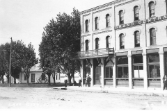 Lake City Hotel