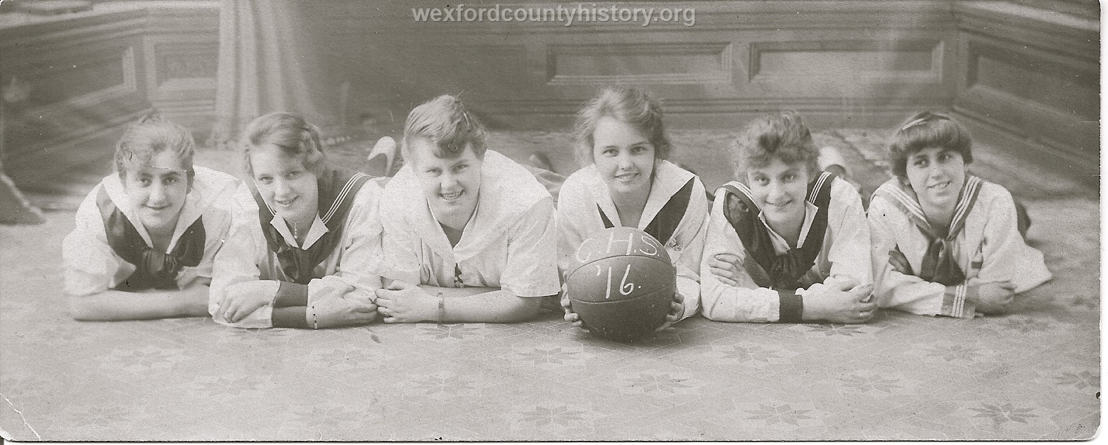 Cadillac-Sports-1916-CHS-Girls-Basketball-Team-RS2ts11110