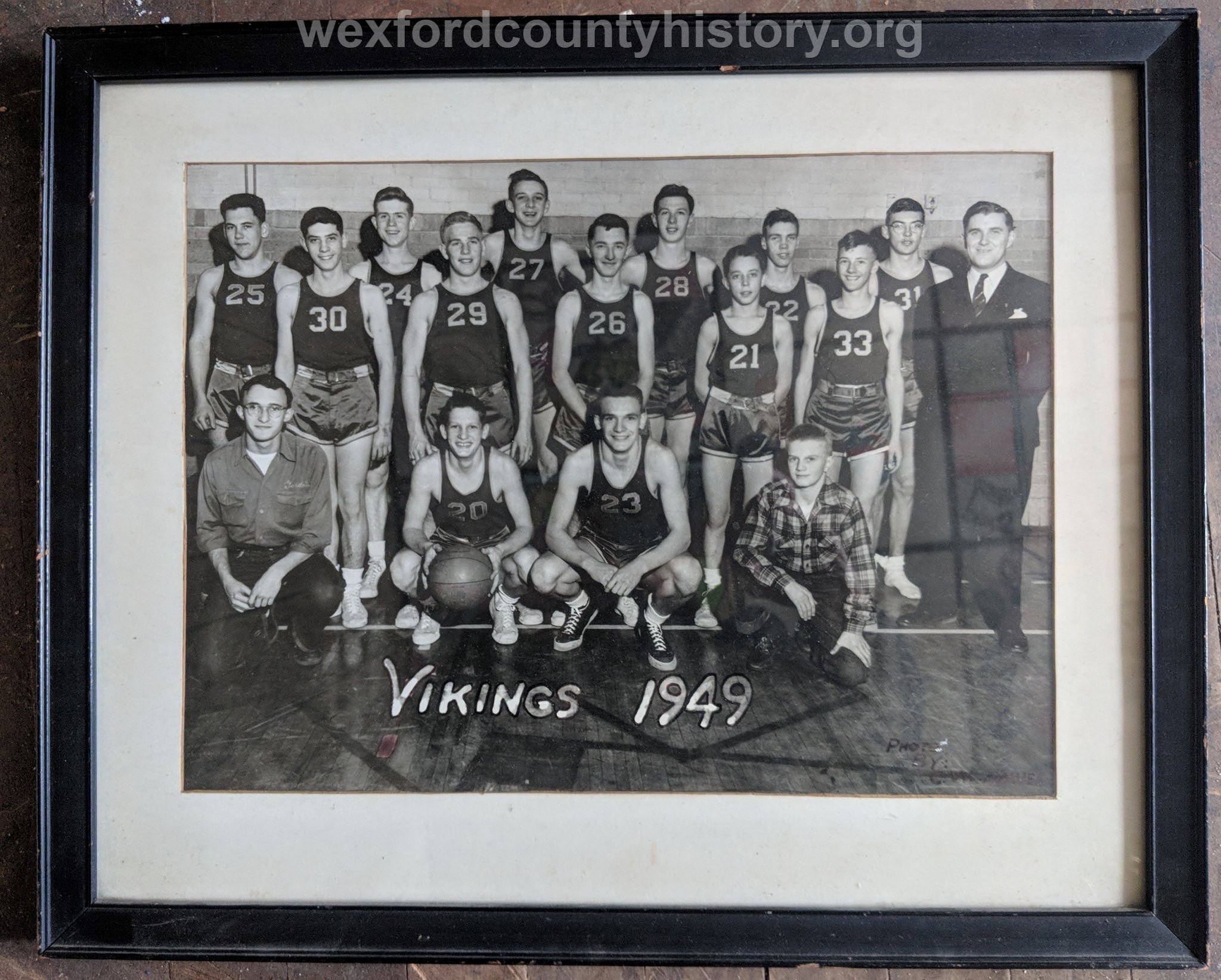 Cadillac-Sports-1949-CHS-Vikings-Basketball-Team
