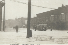 Cadillac-Lumber-Logs-On-200-Block-of-South-Mitchell-Street-in-1913